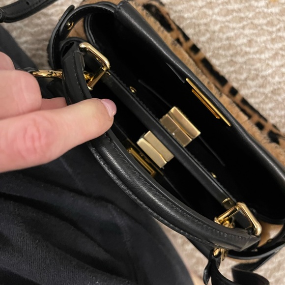 ๐ SOLD ๐ AUTHENTIC Fendi shearling peek-a-boo - Picture 3 of 6